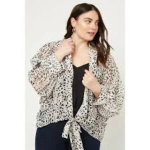 Hayden LA Leopard Tie Front Sheer Kimono Top Size M/L NWT